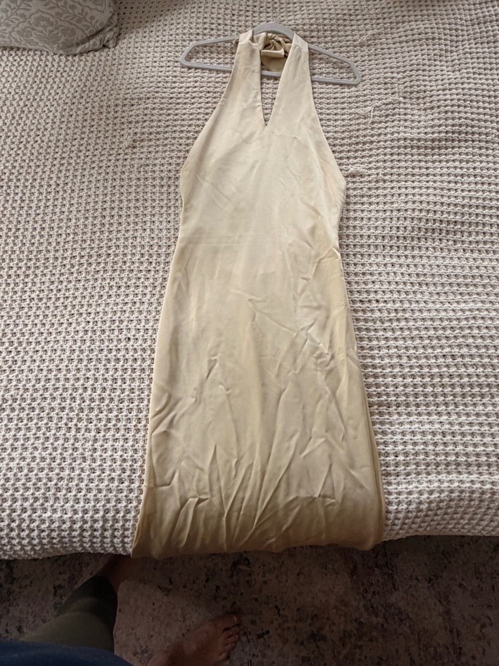 Club L Pale Yellow